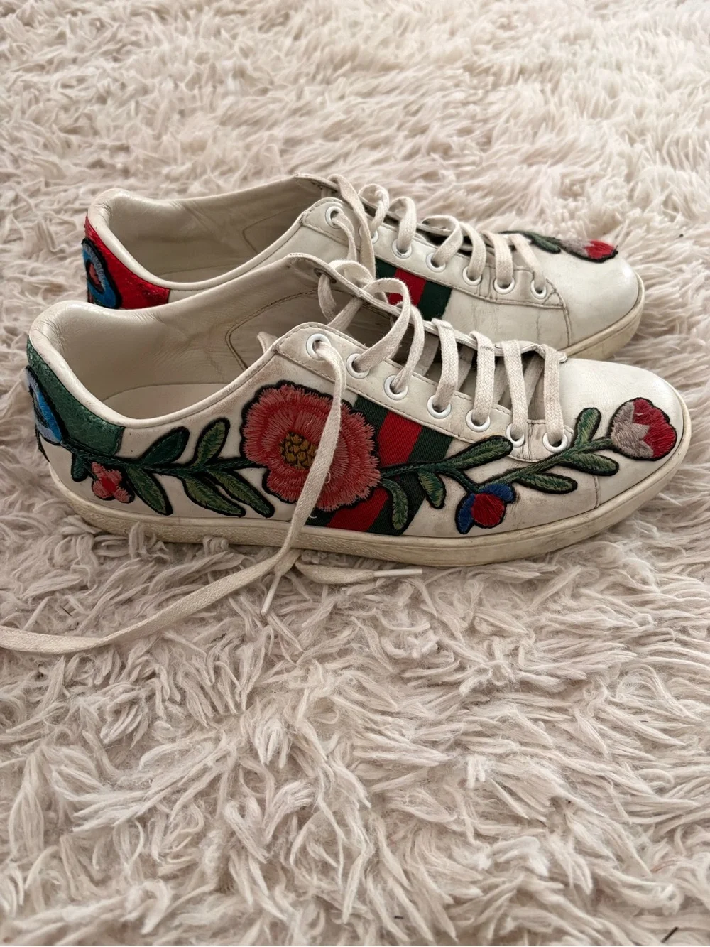 Gucci White Leather Floral Embroidered Lace-Up Sneakers
